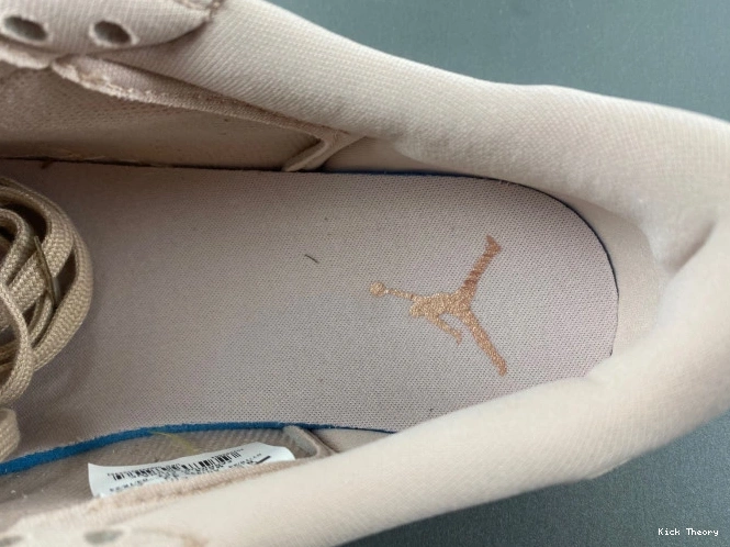 Kicked Out Shoe Store Beige Particle AO1935-204 Low Jordan Retro 1 NS 0626